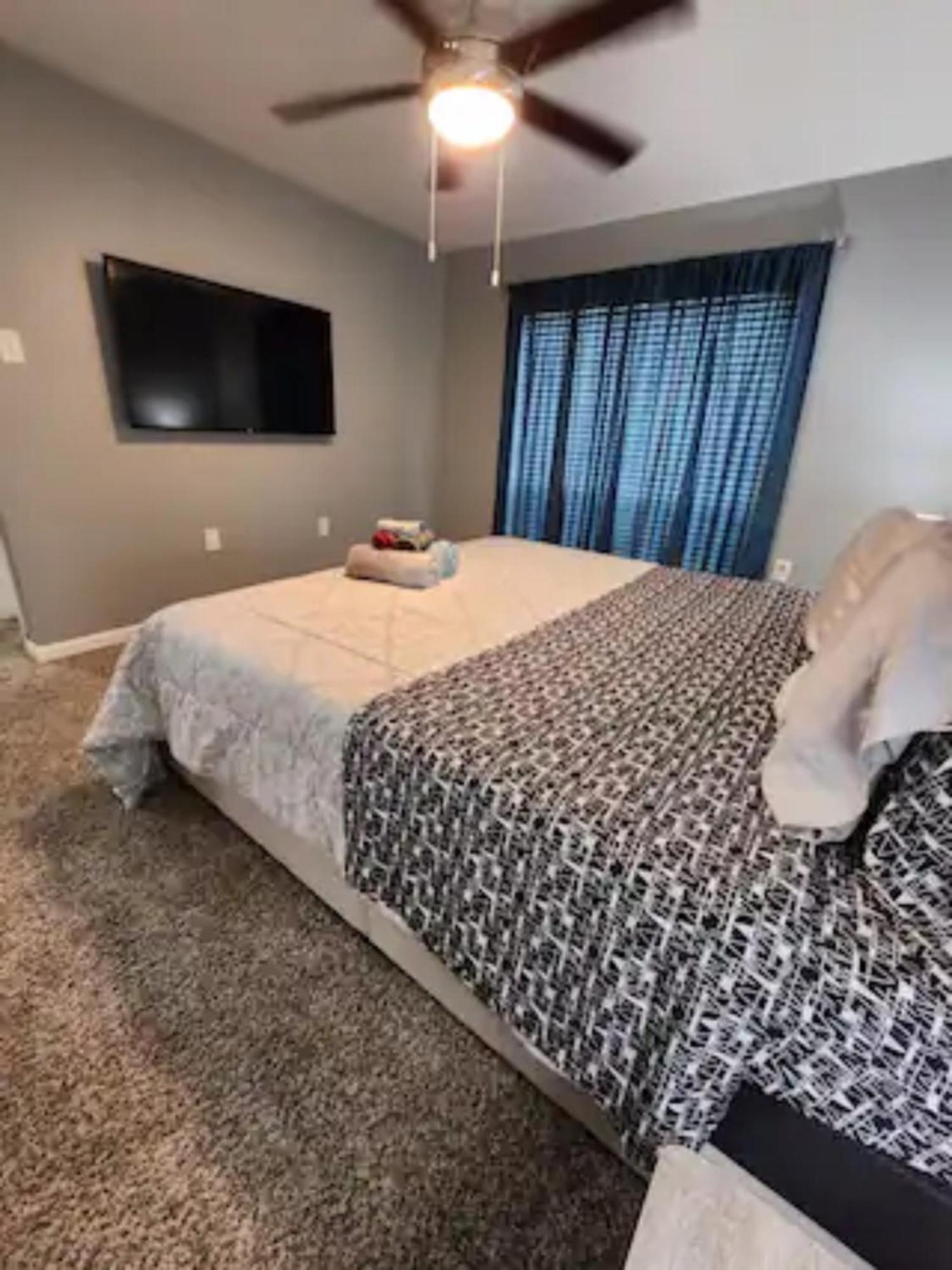 Blue Shark *B501* @ Medical Center 1Br Modern King Apartment With Private Patio Houston Exterior photo
